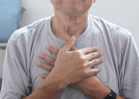 Refluxo não tratado pode evoluir para câncer e exigir retirada do esôfago