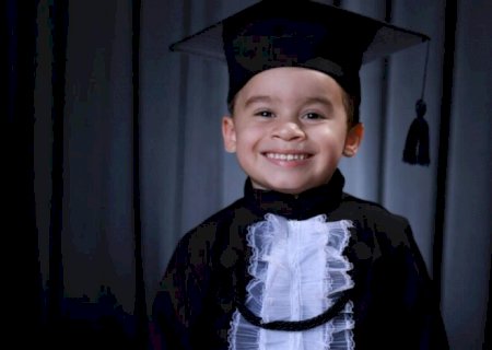 Aos quatro anos com QI 132, Miguel consegue na Justiça cursar o 1º ano do Fundamental