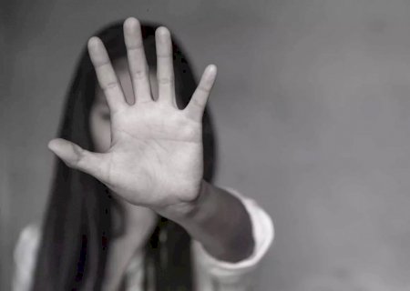 Mãe chama facção para castigar filha após menina de 10 anos ir a motel com idoso