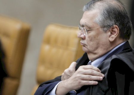 Dino comunica TSE sobre decisão que substituirá 7 deputados