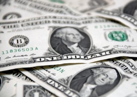 Dólar fecha em alta de 0,32%, cotado a R$ 5,661