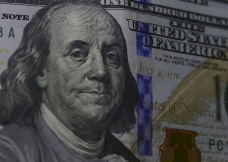 Dólar sobe para R$ 5,63 em dia de ajustes no mercado