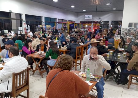 Jantar alusivo ao Dia dos Namorados lota Restaurante Tigrão+Um e já vira tradição em Batayporã