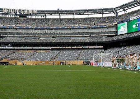 Palmeiras desaprova campo e liga alerta para segundo jogo em Nova Jersey: 'Precisa melhorar bastante'