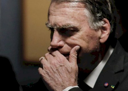Tem algo pessoal entre nós 2, diz Bolsonaro sobre Barroso
