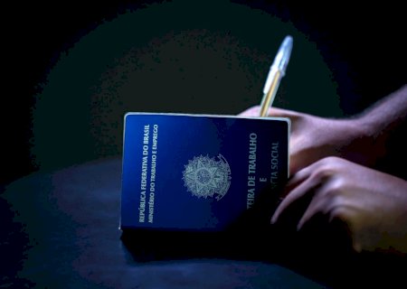 Governo adia para 2026 regra que limita trabalho aos feriados