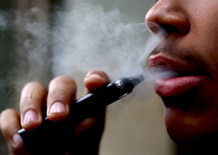 8,7% dos adolescentes dizem usar cigarro eletrônico no Brasil