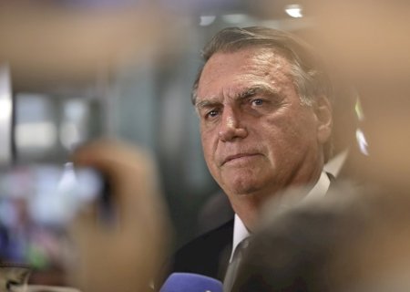 Bolsonaro se hospeda com Tarcísio às vésperas de depoimento no STF sobre golpe