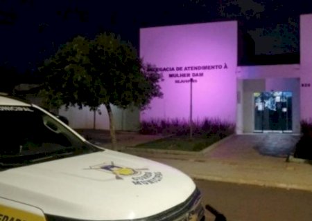 Dupla é presa após dar drogas e aliciar adolescentes encontradas em casa de MS