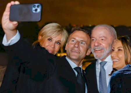 Lula volta da França e completa 114 dias fora do Brasil