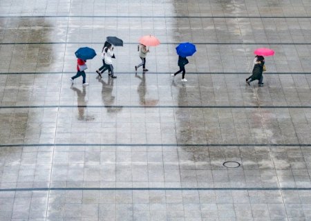 Chuva invade os estados de toda uma região, mas sol predomina na maior parte do país