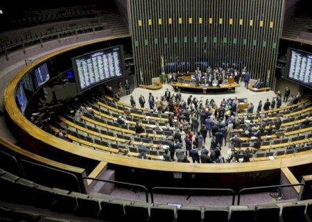 Congresso derruba veto de Lula à pensão a vítimas do zika vírus