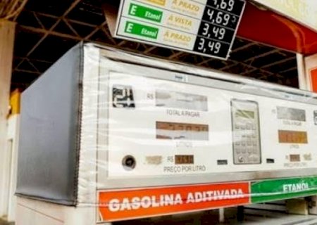 Petrobras reduz preço da gasolina em 5,6% para distribuidoras