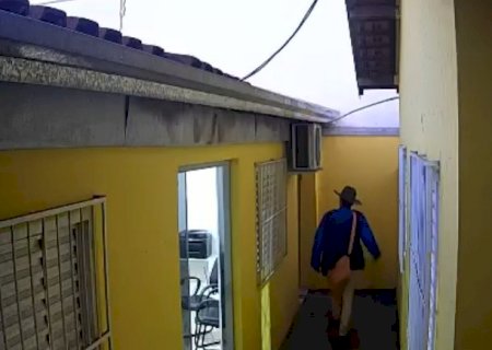 Ladrão invade escritório de vereador e ao ser visto agride idosa
