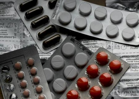 Possível reação do Brasil a tarifaço pode aumentar preços de remédios