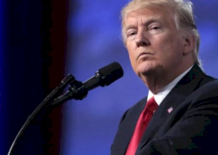Trump ameaça tarifa de 100% se Rússia não encerrar guerra com Ucrânia