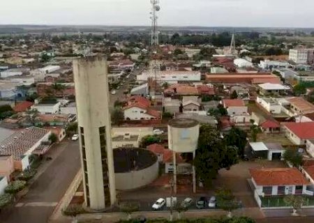 Após agredir esposa e filha, homem tenta atropelar PM e é contido a tiros