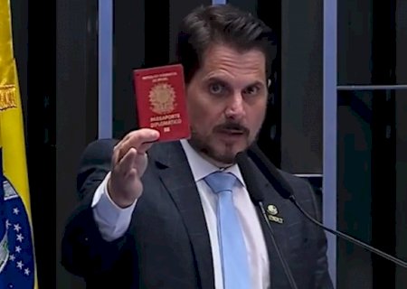Em março, Marcos do Val desafiou Moraes a pegar passaporte diplomático: ‘Coisa de covarde’