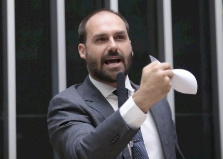 Eduardo Bolsonaro deve deixar o mandato e alega que 'trabalho' nos EUA é mais importante