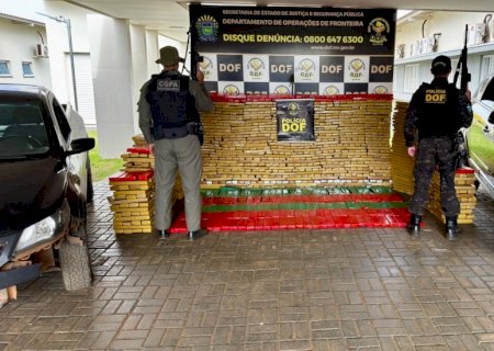 Ação conjunta entre DOF e CGPA resulta na apreensão de veículos carregados com quase 2,2 toneladas de drogas