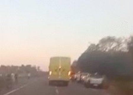 Jovem morre após empinar moto e bater de frente com carro na rodovia
