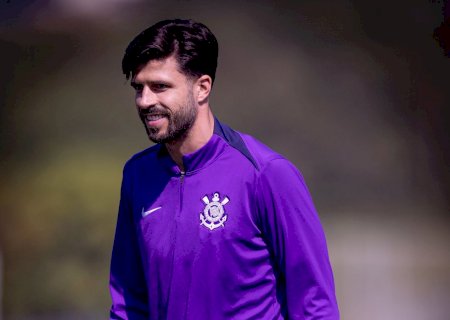 Héctor Hernández não agrada, perde vaga no ataque e volta a ser última opção no Corinthians
