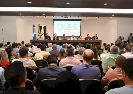 Governo de MS apresenta proposta de regionalização e financiamento da saúde às prefeituras do Estado