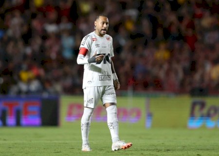 Neymar analisa empate do Santos e desabafa: 'Zerar a mente porque esses dias foram cansativos'