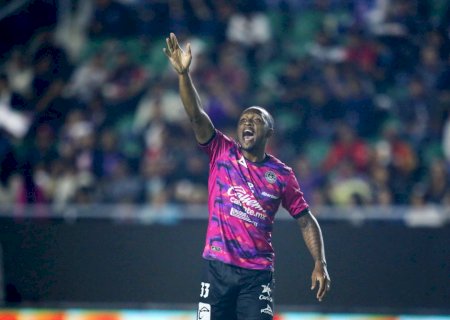 Ex-Flamengo conta como superou fase 'de vidro' e se consolidou fora: 'Cuidem-se e aprendam línguas'