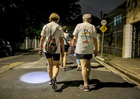 Caminhar 7.000 passos por dia reduz o risco de câncer, aponta estudo