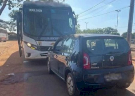 Motorista é amarrado por populares após invadir a contramão e causar acidente em MS