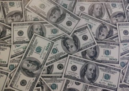 Dólar avança com temor de ofensiva de Trump após ação de STF contra Bolsonaro