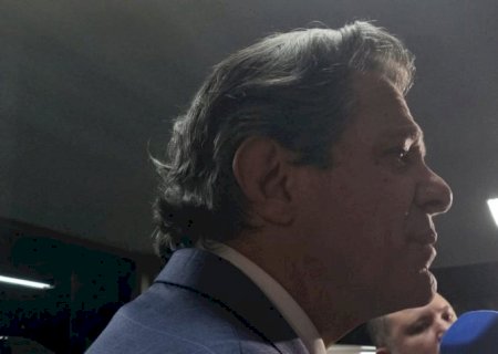 Trump reitera ideia de Bolsonaro de taxar o Pix, diz Haddad