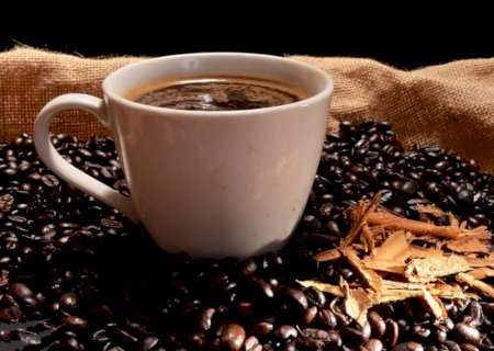 Brasil obtém receita recorde nas exportações de café e luta contra tarifaço