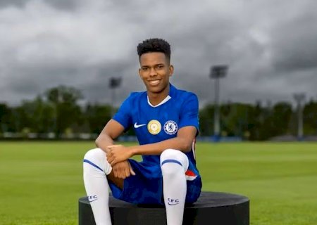 Estêvão se apresenta oficialmente ao Chelsea: 'É gratificante estar aqui'