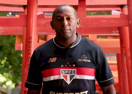 São Paulo lança terceira camisa inspirada no uniforme usado por Ceni no tri de 2005