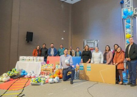 Prefeitura investe mais de R$ 500 mil em kits esportivos e literários para escolas da rede municipal