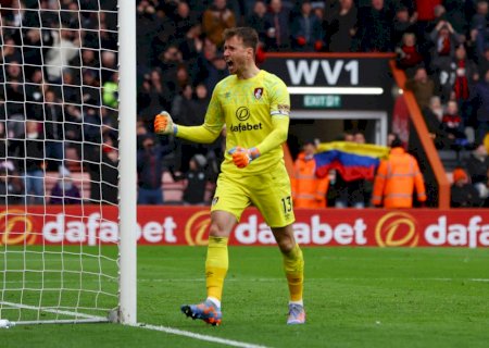 Neto rescinde com Bournemouth e chega ao Brasil para assinar com o Botafogo