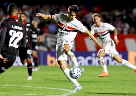 São Paulo derrota Vitória por 2 a 0 no MorumBis e chega ao 5º triunfo seguido no Brasileiro