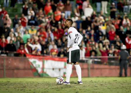 Paulo Miranda volta a jogar após 850 dias, perde pênalti, mas vê Mixto avançar na Série D