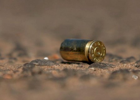 Em tentativa frustrada de matar desafeto, homem atira em cachorro