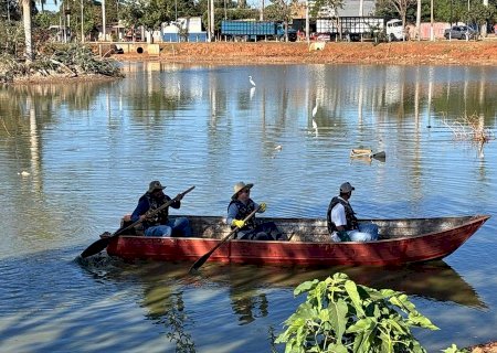 Ação conjunta recolhe 80 quilos de lixo na Lagoa do Sapo em Batayporã