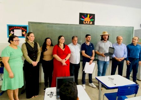 Escola Anízio Teixeira Polo, em Batayporã, adquire  37 Chromebooks