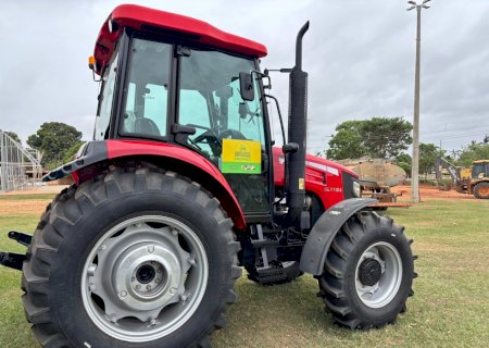 Batayporã recebe incentivo para a agricultura familiar com trator do Promaq