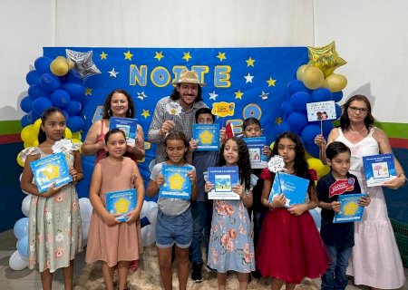 Escola Anízio Teixeira promove 1ª Noite de Autógrafos e celebra projeto de incentivo à leitura e escrita