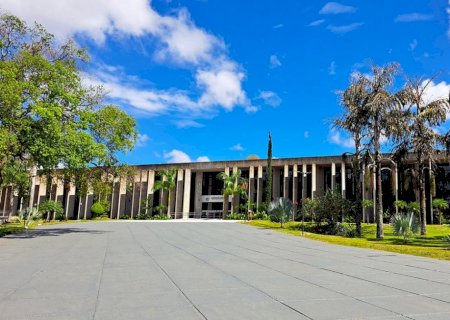 Executivo encaminha proposta que autoriza operação de crédito com garantia da União