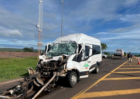 Paciente da hemodiálise morre em grave acidente com van