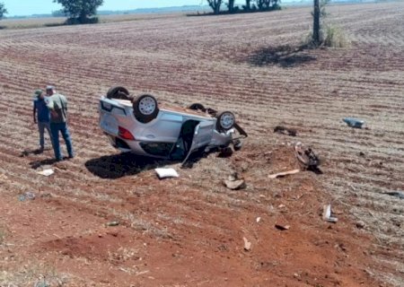Motorista fica ferida após capotamento na BR-376 entre Fátima do Sul e Dourados