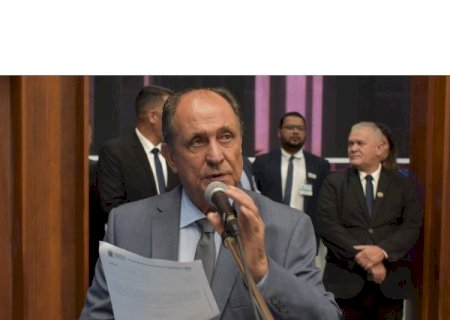 Zé Teixeira exige reforma de escola em Dourados e fim de transtorno no transporte