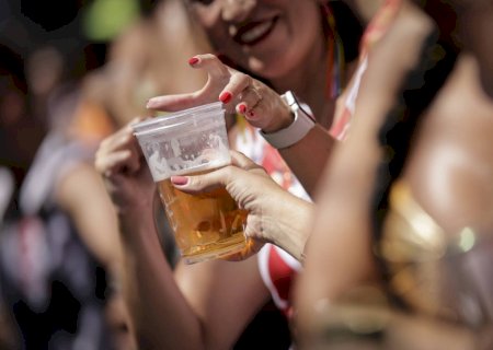 Higienizar as mãos e cuidar da alimentação são formas de evitar virose no Carnaval